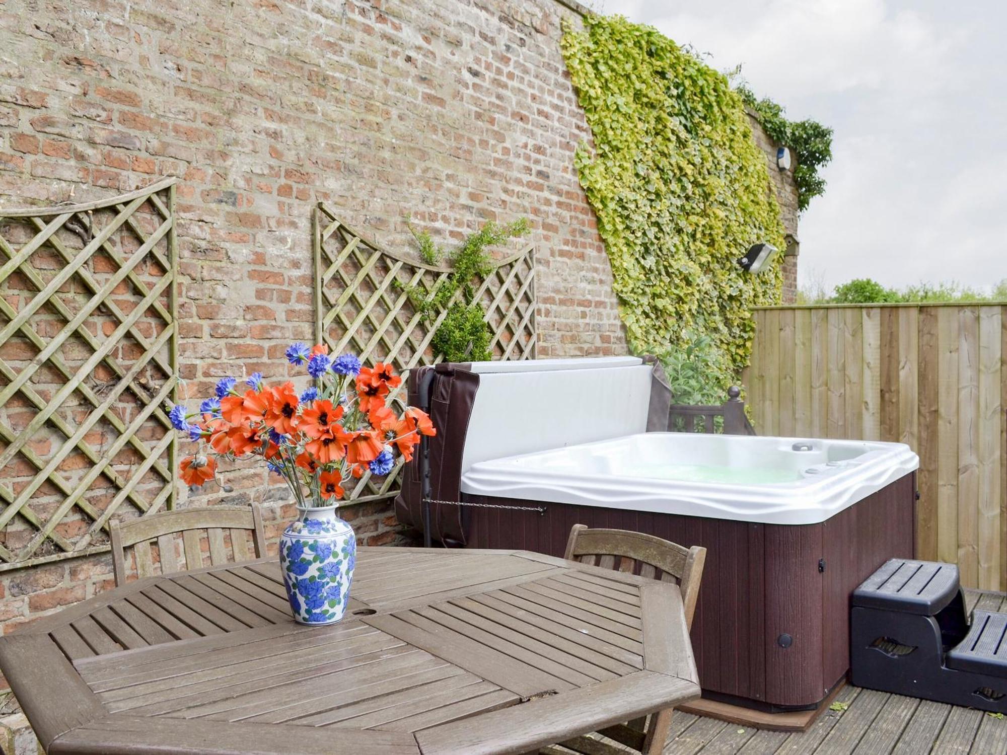 Walled Garden Lodge Ryehill ภายนอก รูปภาพ